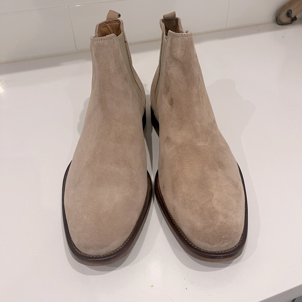 Mens size 10 Vianello-R Beige Chelsea Boot. Brand New Never Worn!!!